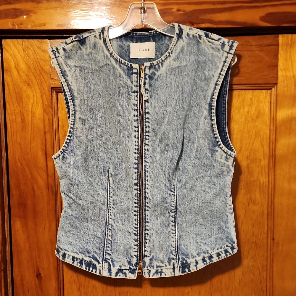 Roari Kate Vest In Light Indigo Size 8
